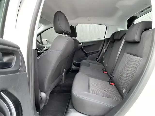 プジョー ２０８ シグネチャー 長野県 2019(平31)年 2.7万km ビアンカホワイト ｃａｒｐｌａｙ　/ミラーリンク-ａｎｄｒｏｉｄ　/Ｂカメラ　/シティブレーキ　/ＥＴＣ　/パークセンサー　/ＬＥＤヘッドライト　/純正ＡＷ１６インチ
