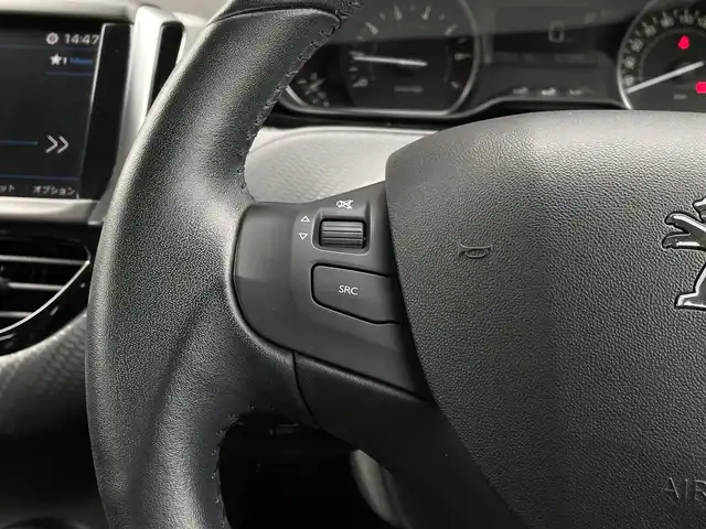 プジョー ２０８ シグネチャー 長野県 2019(平31)年 2.7万km ビアンカホワイト ｃａｒｐｌａｙ　/ミラーリンク-ａｎｄｒｏｉｄ　/Ｂカメラ　/シティブレーキ　/ＥＴＣ　/パークセンサー　/ＬＥＤヘッドライト　/純正ＡＷ１６インチ