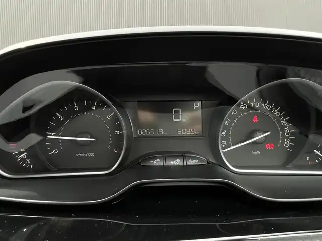 プジョー ２０８ シグネチャー 長野県 2019(平31)年 2.7万km ビアンカホワイト ｃａｒｐｌａｙ　/ミラーリンク-ａｎｄｒｏｉｄ　/Ｂカメラ　/シティブレーキ　/ＥＴＣ　/パークセンサー　/ＬＥＤヘッドライト　/純正ＡＷ１６インチ