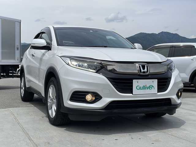 ホンダ ヴェゼル X ホンダセンシング 山梨県 2020(令2)年 2.4万km プラチナホワイトパール 純正ナビ/ＥＴＣ/バックモニター/ドライブレコーダー /クルーズコントロール /オートマチックハイビーム/レーンキープアシスト/プッシュスタート/パワステ/パワーウインドウ/電動格納ミラー　/フロアマット