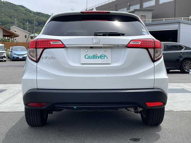 ホンダ ヴェゼル X ホンダセンシング 山梨県 2020(令2)年 2.4万km プラチナホワイトパール 純正ナビ/ＥＴＣ/バックモニター/ドライブレコーダー /クルーズコントロール /オートマチックハイビーム/レーンキープアシスト/プッシュスタート/パワステ/パワーウインドウ/電動格納ミラー　/フロアマット