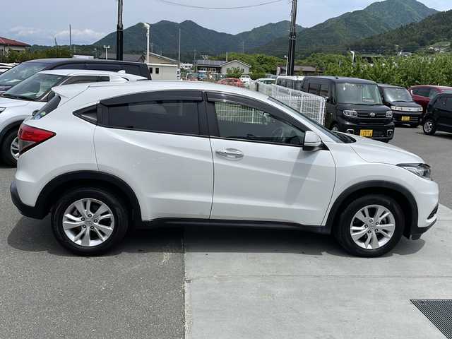 ホンダ ヴェゼル X ホンダセンシング 山梨県 2020(令2)年 2.4万km プラチナホワイトパール 純正ナビ/ＥＴＣ/バックモニター/ドライブレコーダー /クルーズコントロール /オートマチックハイビーム/レーンキープアシスト/プッシュスタート/パワステ/パワーウインドウ/電動格納ミラー　/フロアマット