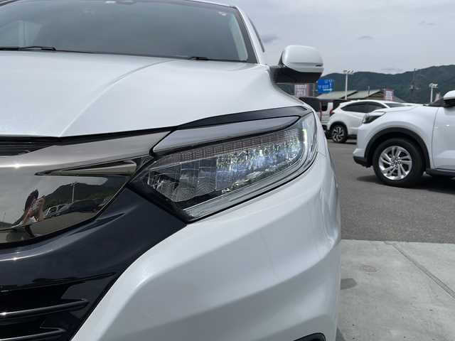 ホンダ ヴェゼル X ホンダセンシング 山梨県 2020(令2)年 2.4万km プラチナホワイトパール 純正ナビ/ＥＴＣ/バックモニター/ドライブレコーダー /クルーズコントロール /オートマチックハイビーム/レーンキープアシスト/プッシュスタート/パワステ/パワーウインドウ/電動格納ミラー　/フロアマット