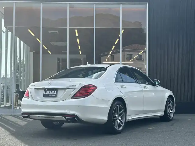 メルセデス・ベンツ Ｓ４００ ハイブリッド AMGライン 福岡県 2015(平27)年 5.7万km ダイヤモンドホワイト レーダーセーフティパッケージ/アダプティブクルーズコントロール/アクティブセーフティブレーキ/ブラインドスポットモニター/レーンキープアシスト/サンルーフ/黒革シート/全席シートヒーター/エアシート　/純正ナビ/バックカメラ/フルセグTV/Bluetooth/アンビエントライト/ヘッドアップディスプレイ/LEDヘッドライト/オートハイビーム/ステアリングスイッチ/パドルシフト　/純正19インチアルミホイール/ＥＴＣ/取扱説明書/保証書/スペアキー×1