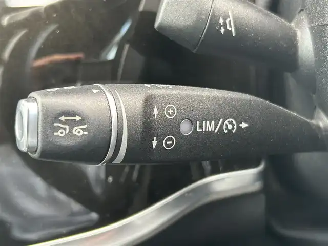 メルセデス・ベンツ Ｓ４００ ハイブリッド AMGライン 福岡県 2015(平27)年 5.7万km ダイヤモンドホワイト レーダーセーフティパッケージ/アダプティブクルーズコントロール/アクティブセーフティブレーキ/ブラインドスポットモニター/レーンキープアシスト/サンルーフ/黒革シート/全席シートヒーター/エアシート　/純正ナビ/バックカメラ/フルセグTV/Bluetooth/アンビエントライト/ヘッドアップディスプレイ/LEDヘッドライト/オートハイビーム/ステアリングスイッチ/パドルシフト　/純正19インチアルミホイール/ＥＴＣ/取扱説明書/保証書/スペアキー×1