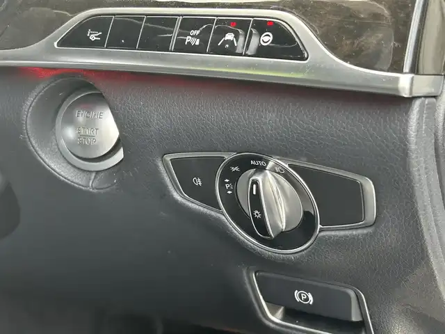 メルセデス・ベンツ Ｓ４００ ハイブリッド AMGライン 福岡県 2015(平27)年 5.7万km ダイヤモンドホワイト レーダーセーフティパッケージ/アダプティブクルーズコントロール/アクティブセーフティブレーキ/ブラインドスポットモニター/レーンキープアシスト/サンルーフ/黒革シート/全席シートヒーター/エアシート　/純正ナビ/バックカメラ/フルセグTV/Bluetooth/アンビエントライト/ヘッドアップディスプレイ/LEDヘッドライト/オートハイビーム/ステアリングスイッチ/パドルシフト　/純正19インチアルミホイール/ＥＴＣ/取扱説明書/保証書/スペアキー×1