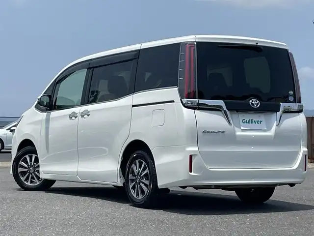 トヨタ エスクァイア Gi 島根県 2017(平29)年 5.8万km ホワイトパールクリスタルシャイン トヨタセーフティセンス/純正SDナビ/CD/ワンセグTV/Bluetooth/バックカメラ/両側パワースライドドア/クルーズコントロール/LEDオートライト/黒合皮シート/シートヒーター /ステアリングスイッチ/ビルトインETC/スマートキー/プッシュスタート /純正フロアマット/純正ドアバイザー/純正アルミホイール
