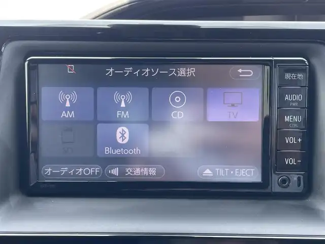 トヨタ エスクァイア Gi 島根県 2017(平29)年 5.8万km ホワイトパールクリスタルシャイン トヨタセーフティセンス/純正SDナビ/CD/ワンセグTV/Bluetooth/バックカメラ/両側パワースライドドア/クルーズコントロール/LEDオートライト/黒合皮シート/シートヒーター /ステアリングスイッチ/ビルトインETC/スマートキー/プッシュスタート /純正フロアマット/純正ドアバイザー/純正アルミホイール