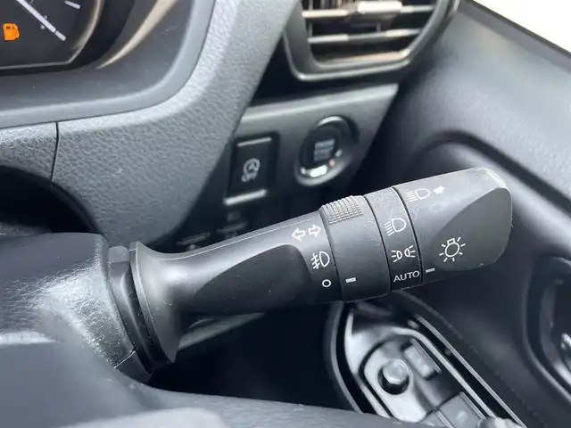 トヨタ エスクァイア Gi 島根県 2017(平29)年 5.8万km ホワイトパールクリスタルシャイン トヨタセーフティセンス/純正SDナビ/CD/ワンセグTV/Bluetooth/バックカメラ/両側パワースライドドア/クルーズコントロール/LEDオートライト/黒合皮シート/シートヒーター /ステアリングスイッチ/ビルトインETC/スマートキー/プッシュスタート /純正フロアマット/純正ドアバイザー/純正アルミホイール
