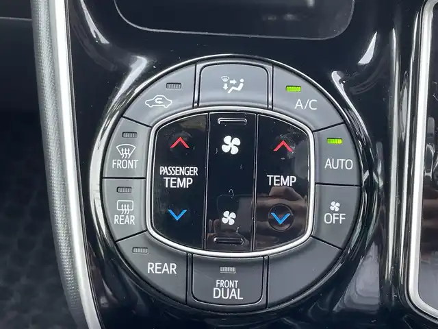 トヨタ エスクァイア Gi 島根県 2017(平29)年 5.8万km ホワイトパールクリスタルシャイン トヨタセーフティセンス/純正SDナビ/CD/ワンセグTV/Bluetooth/バックカメラ/両側パワースライドドア/クルーズコントロール/LEDオートライト/黒合皮シート/シートヒーター /ステアリングスイッチ/ビルトインETC/スマートキー/プッシュスタート /純正フロアマット/純正ドアバイザー/純正アルミホイール