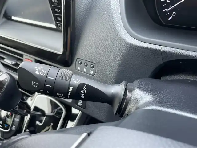 トヨタ エスクァイア Gi 島根県 2017(平29)年 5.8万km ホワイトパールクリスタルシャイン トヨタセーフティセンス/純正SDナビ/CD/ワンセグTV/Bluetooth/バックカメラ/両側パワースライドドア/クルーズコントロール/LEDオートライト/黒合皮シート/シートヒーター /ステアリングスイッチ/ビルトインETC/スマートキー/プッシュスタート /純正フロアマット/純正ドアバイザー/純正アルミホイール