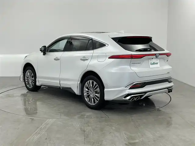 トヨタ ハリアー ハイブリッド Z レザーパッケージ 愛知県 2024(令6)年 0.5万km プラチナホワイトパールマイカ モデリスタエアロ/（フロント/サイド/リアアンダー）/調光パノラマルーフ/JBLプレミアムサウンド/デジタルインナーミラー/メーカー12.3インチメモリナビ/(BT/Miracast/フルセグTV/FM/AM)/全方位バックカメラ/トヨタセーフティセンス/・レーントレーシングアシスト/・ブラインドスポットモニター/・プリクラッシュセーフティ/・クリアランスソナー/・リアクロストラフィックアラート/・パーキングサポートブレーキ/・ロードサインアシスト/・アダクティブクルーズコントロール/・ヘッドアップディスプレイ/純正19インチAW/純正フロアマット/純正LEDヘッドライト/ドアバイザー