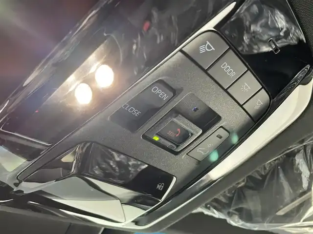 トヨタ ハリアー ハイブリッド Z レザーパッケージ 愛知県 2024(令6)年 0.5万km プラチナホワイトパールマイカ モデリスタエアロ/（フロント/サイド/リアアンダー）/調光パノラマルーフ/JBLプレミアムサウンド/デジタルインナーミラー/メーカー12.3インチメモリナビ/(BT/Miracast/フルセグTV/FM/AM)/全方位バックカメラ/トヨタセーフティセンス/・レーントレーシングアシスト/・ブラインドスポットモニター/・プリクラッシュセーフティ/・クリアランスソナー/・リアクロストラフィックアラート/・パーキングサポートブレーキ/・ロードサインアシスト/・アダクティブクルーズコントロール/・ヘッドアップディスプレイ/純正19インチAW/純正フロアマット/純正LEDヘッドライト/ドアバイザー