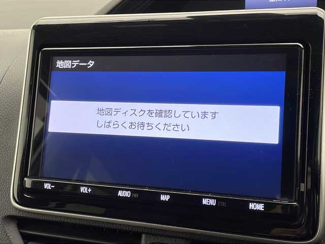 トヨタ エスクァイア Gi 宮崎県 2018(平30)年 3.2万km ホワイトパールクリスタルシャイン Toyota Safety Sense/〇プリクラシュセーフティ/〇レーンディパーチャーアラート/〇オートマチックハイビーム/〇コーナーセンサー/〇先行車発進告知/純正9インチSDナビ/フルセグTV/CD/DVD/Bluetooth/バックカメラ/純正12.1インチ後席ディスプレイ（V12T-R68C)/両側パワースライドドア/クルーズコントロール/黒レザーシート/シートヒーター/LEDヘッドライト/ビルトインETC2.0/純正15インチAW/アイドリングストップ/前後ドライブレコーダー/スマートキー×２/保証書/取扱説明書/ナビ取扱説明書
