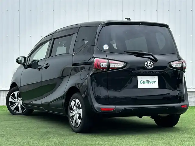 トヨタ シエンタ ファンベースG クエロ 香川県 2021(令3)年 2.7万km ブラックマイカ 登録時走行距離 26128km/純正ナビ/→AM/FM/フルセグTV/Bluetooth/全方位/ビルトインETC/前後ドライブレコーダー/革巻きステアリング/ハーフレザーシート/両側パワースライドドア/LEDオートライト/フォグランプ/プッシュスタート/スマートキー/プリクラッシュセーフティ/レーンディパーチャーアラート/横滑り防止装置/クリアランスソナー