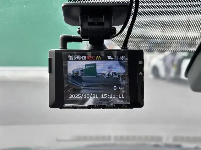 トヨタ シエンタ ファンベースG クエロ 宮城県 2021(令3)年 2.7万km ブラックマイカ パノラミックビュー対応ナビレディパッケージ/・パノラミックビューモニター/・ステアリングスイッチ/・ドアミラーヒーター/＝＝＝/セーフティセンス/・プリクラッシュセーフティ/・レーンディパーチャーアラート/・オートマチックハイビーム/先行車発進告知機能/インテリジェントクリアランスソナー/純正ナビ（NSCN-W68）/・AM/FM/・フルセグTV/・CD/SD/・Bluetooth/ビルトインETC/前後ドライブレコーダー/革巻きステアリング/ハーフレザーシート/両側パワースライドドア/LEDオートライト/フォグランプ/プッシュスタート/スマートキー/横滑り防止装置/純正ドアバイザー/純正フロアマット/Wエアバッグ