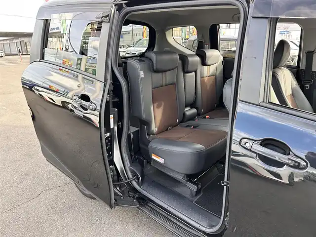 トヨタ シエンタ ファンベースG クエロ 宮城県 2021(令3)年 2.7万km ブラックマイカ パノラミックビュー対応ナビレディパッケージ/・パノラミックビューモニター/・ステアリングスイッチ/・ドアミラーヒーター/＝＝＝/セーフティセンス/・プリクラッシュセーフティ/・レーンディパーチャーアラート/・オートマチックハイビーム/先行車発進告知機能/インテリジェントクリアランスソナー/純正ナビ（NSCN-W68）/・AM/FM/・フルセグTV/・CD/SD/・Bluetooth/ビルトインETC/前後ドライブレコーダー/革巻きステアリング/ハーフレザーシート/両側パワースライドドア/LEDオートライト/フォグランプ/プッシュスタート/スマートキー/横滑り防止装置/純正ドアバイザー/純正フロアマット/Wエアバッグ