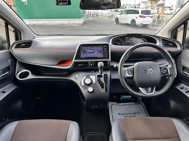 トヨタ シエンタ ファンベースG クエロ 宮城県 2021(令3)年 2.7万km ブラックマイカ パノラミックビュー対応ナビレディパッケージ/・パノラミックビューモニター/・ステアリングスイッチ/・ドアミラーヒーター/＝＝＝/セーフティセンス/・プリクラッシュセーフティ/・レーンディパーチャーアラート/・オートマチックハイビーム/先行車発進告知機能/インテリジェントクリアランスソナー/純正ナビ（NSCN-W68）/・AM/FM/・フルセグTV/・CD/SD/・Bluetooth/ビルトインETC/前後ドライブレコーダー/革巻きステアリング/ハーフレザーシート/両側パワースライドドア/LEDオートライト/フォグランプ/プッシュスタート/スマートキー/横滑り防止装置/純正ドアバイザー/純正フロアマット/Wエアバッグ