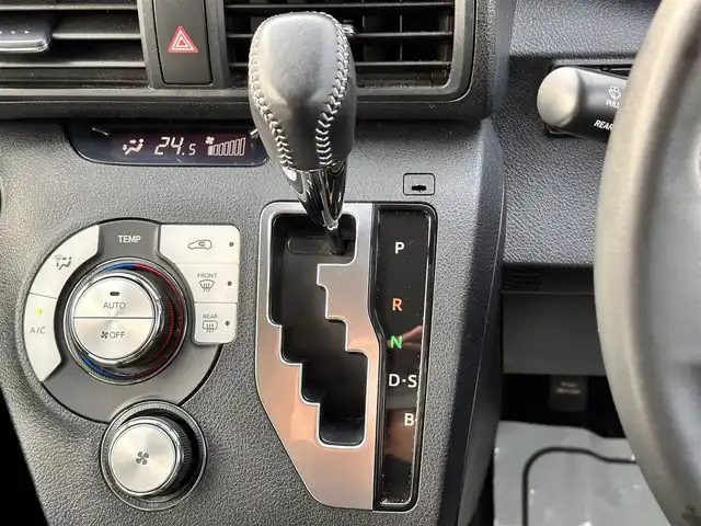 トヨタ シエンタ ファンベースG クエロ 宮城県 2021(令3)年 2.7万km ブラックマイカ パノラミックビュー対応ナビレディパッケージ/・パノラミックビューモニター/・ステアリングスイッチ/・ドアミラーヒーター/＝＝＝/セーフティセンス/・プリクラッシュセーフティ/・レーンディパーチャーアラート/・オートマチックハイビーム/先行車発進告知機能/インテリジェントクリアランスソナー/純正ナビ（NSCN-W68）/・AM/FM/・フルセグTV/・CD/SD/・Bluetooth/ビルトインETC/前後ドライブレコーダー/革巻きステアリング/ハーフレザーシート/両側パワースライドドア/LEDオートライト/フォグランプ/プッシュスタート/スマートキー/横滑り防止装置/純正ドアバイザー/純正フロアマット/Wエアバッグ