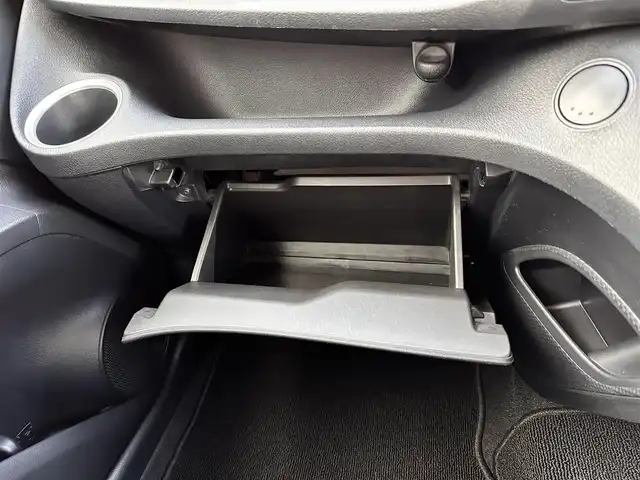 トヨタ シエンタ ファンベースG クエロ 宮城県 2021(令3)年 2.7万km ブラックマイカ パノラミックビュー対応ナビレディパッケージ/・パノラミックビューモニター/・ステアリングスイッチ/・ドアミラーヒーター/＝＝＝/セーフティセンス/・プリクラッシュセーフティ/・レーンディパーチャーアラート/・オートマチックハイビーム/先行車発進告知機能/インテリジェントクリアランスソナー/純正ナビ（NSCN-W68）/・AM/FM/・フルセグTV/・CD/SD/・Bluetooth/ビルトインETC/前後ドライブレコーダー/革巻きステアリング/ハーフレザーシート/両側パワースライドドア/LEDオートライト/フォグランプ/プッシュスタート/スマートキー/横滑り防止装置/純正ドアバイザー/純正フロアマット/Wエアバッグ