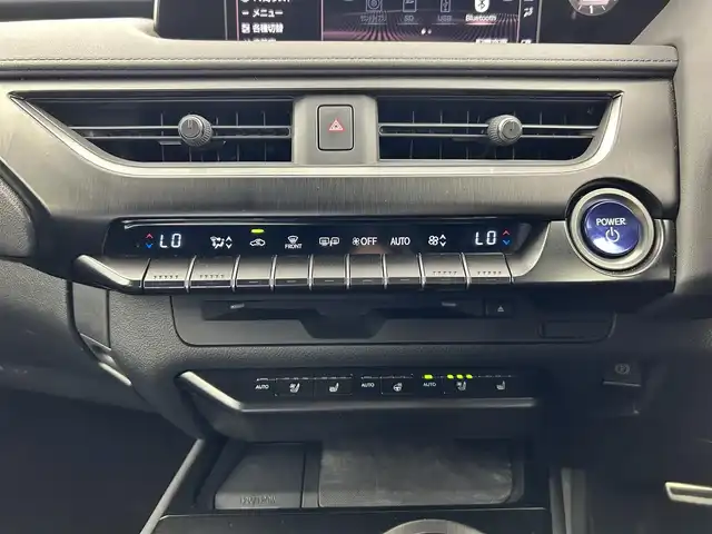 レクサス ＵＸ 250h Fスポーツ スタイルブルー 愛知県 2022(令4)年 1.2万km ソニッククロム 特別仕様車専用　texシート/純正ナビ/サンルーフ/全方位カメラ/レザーシート/ACC/ブラインドスポットモニター/Bluetooth/パワーシート/シートヒーター/シートクーラー/ステアリングヒート/メモリシート/ETC2.0/電動リアゲード/純正フロアマット/純正AW/USB端子入力/オートライト/オートマチックハイビーム/ルーフレール/パドルシフト/オートホールド/コーナーセンサー