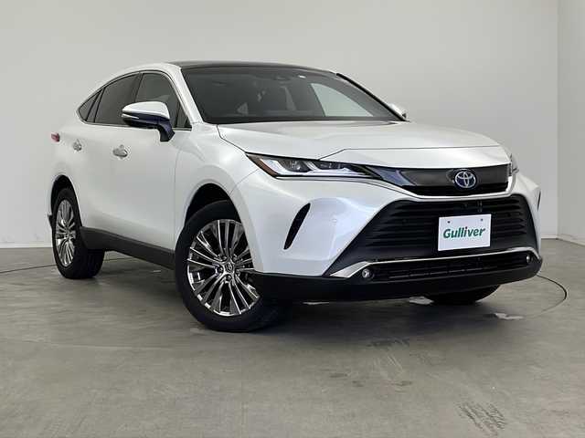 トヨタ ハリアー ハイブリッド Z レザーパッケージ 新潟県 2023(令5)年 5.6万km プラチナホワイトパールマイカ 純正メモリナビ（Bluetooth・USB）/アラウンドビューモニター　/調光パノラマルーフ　/ＪＢＬサウンド　/セーフティセンス　/レザーシート　/ETC2.0　/フルセグ　/追従クルーズコントロール/レーンキープアシスト/前後コーナーセンサー/前席パワーシート　/前席シートヒーター　/前席エアシート　/電動リアゲート/シートベンチレーション/LEDオートライト　/オートマチックハイビーム/LEDシーケンシャルランプ/ブラインドスポットモニター/本革シフトノブ/プラグインHV/MTモード付AT/アイドリングストップ/スマートキー/スペアキー/純正フロアマット/純正１９インチアルミホイール
