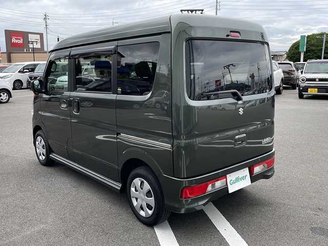 スズキ エブリィ ワゴン JPターボ 岐阜県 2023(令5)年 0.5万km クールカーキPM 登録時走行距離4174km/７Ｖ型ワイドＳＤナビ　/コーナーセンサー前後　/シートヒーター運転席　/両側スライドドア　/プッシュスタート/パワーステアリング/パワーウィンドウ/アイドリングストップ/エアコンAAC/Blue tooth接続/CD・DVD可/iPod接続/SDミュージックサーバー/USB入力端子/ベンチシート/フルフラットシート/ABS/横滑り防止装置/レーンキープアシスト/オートライト/ハロゲンヘッドライト/エアバッグW/衝突被害軽減システム/ドアバイザー