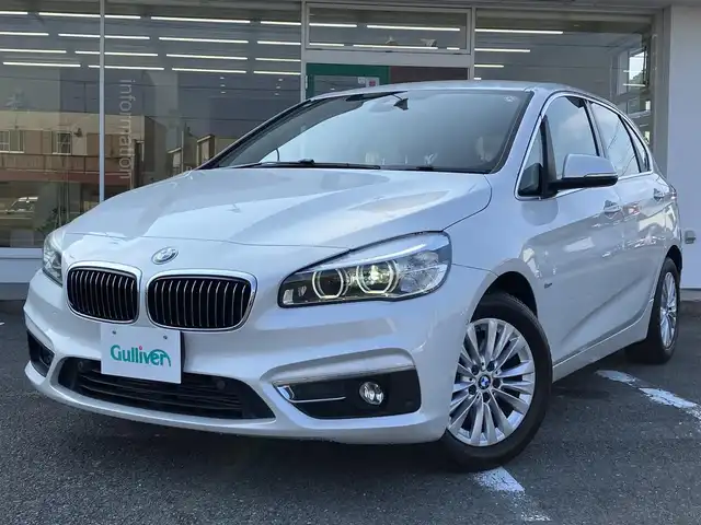 ＢＭＷ ２１８ｉ アクティブツアラー ラグジュアリー 三重県 2018(平30)年 6万km ミネラルホワイト ♪パワーバックドア/インテリジェントセーフティー/レーンディパーチャーウォーニング/パークディスタンスコントロール/純正ナビ/　・CD/DVD再生・CD録音/　・Bluetoothオーディオ・USB/バックカメラ/黒革シート/前席パワーシート(D席メモリ付)/前席シートヒーター/スマートキー×2/プッシュスタート/前後ドライブレコーダー/クルーズコントロール/アイドリングストップ/純正16インチAW/LEDヘッドライト/フォグライト /オートライト/オートワイパー/フロアマット/電格ミラー/ETC/サイドカーテンエアバック