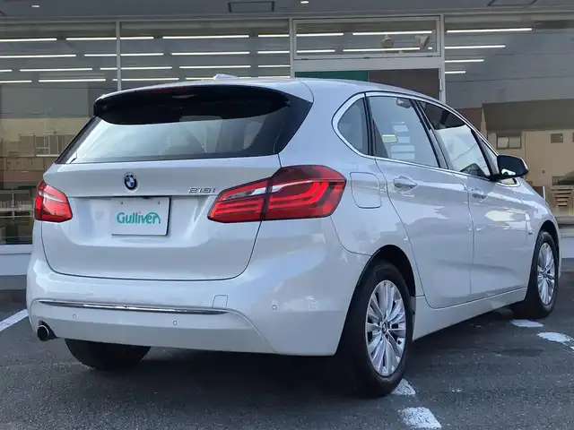 ＢＭＷ ２１８ｉ アクティブツアラー ラグジュアリー 三重県 2018(平30)年 6万km ミネラルホワイト ♪パワーバックドア/インテリジェントセーフティー/レーンディパーチャーウォーニング/パークディスタンスコントロール/純正ナビ/　・CD/DVD再生・CD録音/　・Bluetoothオーディオ・USB/バックカメラ/黒革シート/前席パワーシート(D席メモリ付)/前席シートヒーター/スマートキー×2/プッシュスタート/前後ドライブレコーダー/クルーズコントロール/アイドリングストップ/純正16インチAW/LEDヘッドライト/フォグライト /オートライト/オートワイパー/フロアマット/電格ミラー/ETC/サイドカーテンエアバック