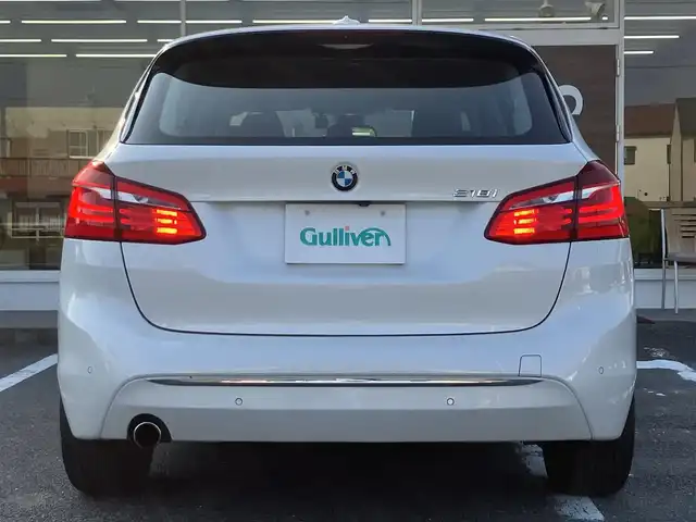 ＢＭＷ ２１８ｉ アクティブツアラー ラグジュアリー 三重県 2018(平30)年 6万km ミネラルホワイト ♪パワーバックドア/インテリジェントセーフティー/レーンディパーチャーウォーニング/パークディスタンスコントロール/純正ナビ/　・CD/DVD再生・CD録音/　・Bluetoothオーディオ・USB/バックカメラ/黒革シート/前席パワーシート(D席メモリ付)/前席シートヒーター/スマートキー×2/プッシュスタート/前後ドライブレコーダー/クルーズコントロール/アイドリングストップ/純正16インチAW/LEDヘッドライト/フォグライト /オートライト/オートワイパー/フロアマット/電格ミラー/ETC/サイドカーテンエアバック