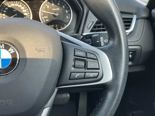 ＢＭＷ ２１８ｉ アクティブツアラー ラグジュアリー 三重県 2018(平30)年 6万km ミネラルホワイト ♪パワーバックドア/インテリジェントセーフティー/レーンディパーチャーウォーニング/パークディスタンスコントロール/純正ナビ/　・CD/DVD再生・CD録音/　・Bluetoothオーディオ・USB/バックカメラ/黒革シート/前席パワーシート(D席メモリ付)/前席シートヒーター/スマートキー×2/プッシュスタート/前後ドライブレコーダー/クルーズコントロール/アイドリングストップ/純正16インチAW/LEDヘッドライト/フォグライト /オートライト/オートワイパー/フロアマット/電格ミラー/ETC/サイドカーテンエアバック