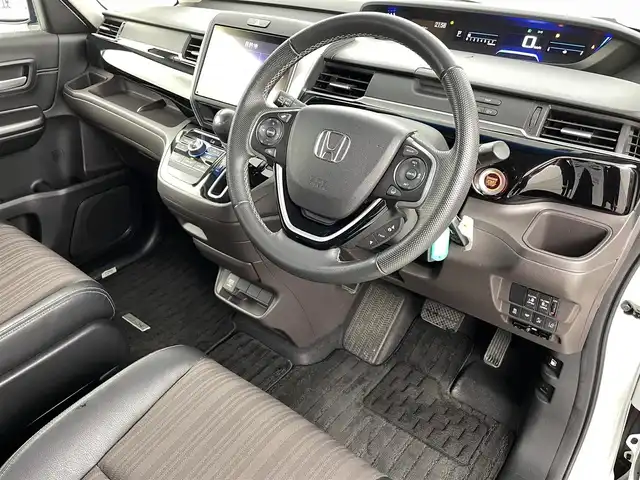 ホンダ フリード モデューロX ホンダセンシング 福島県 2018(平30)年 6.4万km ホワイトオーキッドパール ホンダセンシング　/・CMBS/・車線逸脱警報/・ACC/・レーンアシスト/・歩行者事故低減ステアリング/純正SDナビゲーション/【AM/FM/DVD/CD/Bluetooth/フルセグ】/型番:VXM-187VFNI　/バックカメラ　/ドライブレコーダー　/両側パワースライドドア　/純正フリップダウンモニター　/ハーフレザーシート/プッシュスタート　/・スマートキー　/・スペアキー　/オートライト　/・ＬＥＤライト　/・フォグライト/ステアリングスイッチ/・革巻きステアリング/・チルトステアリング/ETC/ウィンカーミラー