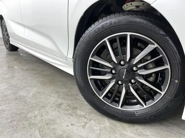 ホンダ フリード モデューロX ホンダセンシング 福島県 2018(平30)年 6.4万km ホワイトオーキッドパール ホンダセンシング　/・CMBS/・車線逸脱警報/・ACC/・レーンアシスト/・歩行者事故低減ステアリング/純正SDナビゲーション/【AM/FM/DVD/CD/Bluetooth/フルセグ】/型番:VXM-187VFNI　/バックカメラ　/ドライブレコーダー　/両側パワースライドドア　/純正フリップダウンモニター　/ハーフレザーシート/プッシュスタート　/・スマートキー　/・スペアキー　/オートライト　/・ＬＥＤライト　/・フォグライト/ステアリングスイッチ/・革巻きステアリング/・チルトステアリング/ETC/ウィンカーミラー