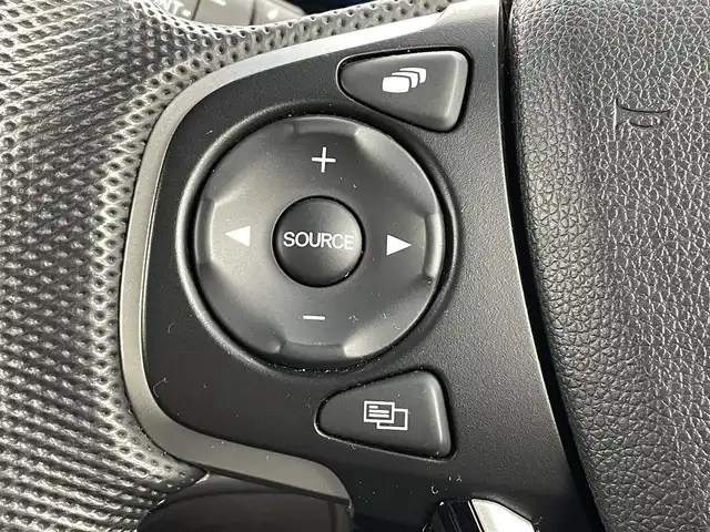 ホンダ フリード モデューロX ホンダセンシング 福島県 2018(平30)年 6.4万km ホワイトオーキッドパール ホンダセンシング　/・CMBS/・車線逸脱警報/・ACC/・レーンアシスト/・歩行者事故低減ステアリング/純正SDナビゲーション/【AM/FM/DVD/CD/Bluetooth/フルセグ】/型番:VXM-187VFNI　/バックカメラ　/ドライブレコーダー　/両側パワースライドドア　/純正フリップダウンモニター　/ハーフレザーシート/プッシュスタート　/・スマートキー　/・スペアキー　/オートライト　/・ＬＥＤライト　/・フォグライト/ステアリングスイッチ/・革巻きステアリング/・チルトステアリング/ETC/ウィンカーミラー