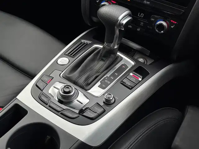 アウディ Ａ５ SB Sライン コンペティションプラス 山梨県 2015(平27)年 5.1万km デイトナグレーパールエフェクト 最終型/黒革/アシスタンスＰ/ＡＣＣ/ＯＰ２０ＡＷ/純正ＨＤＤナビ/Ｂカメラ/ＢＴ/ＣＤ/ＤＶＤ/ＢＳＡ/ＨＩＤヘッドライト/前後コーナーＳ/Ｐシート/シートヒーター/ＬＫＡ/ＥＴＣ/Ａライト/取説