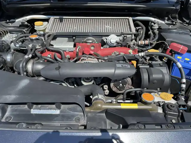 スバル ＷＲＸ ＳＴＩ STI 滋賀県 2015(平27)年 15万km ダークグレーメタリック 4WD(F4)/HKSサスペンション（Spec-A）/7インチ純正ナビ【AVIC-ZH0999】/（FM/AM/CD/DVD/Bluetooth/HDMI/フルセグTV）/バックカメラ/サイドカメラ/ETC/GPSレーダー/デジタルインナーミラー(前後ドラレコ機能付き)/アドバンスドセーフティパッケージ/・リヤビークルディティクション/・サイドビューモニター/・ハイビームアシスト/電動格納ミラー/革巻きステアリング/ステアリングスイッチ/オートライト/LEDヘッドライト/フロントフォグ/リアフォグ/フルオートエアコン/プッシュスタート/スマートキー/純正フロアマット