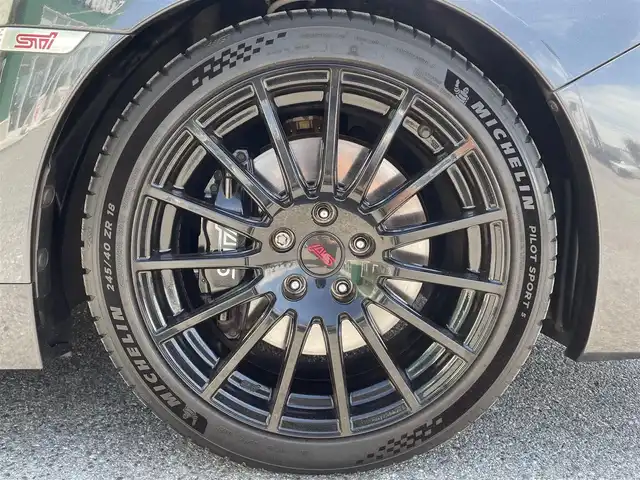 スバル ＷＲＸ ＳＴＩ STI 滋賀県 2015(平27)年 15万km ダークグレーメタリック 4WD(F4)/HKSサスペンション（Spec-A）/7インチ純正ナビ【AVIC-ZH0999】/（FM/AM/CD/DVD/Bluetooth/HDMI/フルセグTV）/バックカメラ/サイドカメラ/ETC/GPSレーダー/デジタルインナーミラー(前後ドラレコ機能付き)/アドバンスドセーフティパッケージ/・リヤビークルディティクション/・サイドビューモニター/・ハイビームアシスト/電動格納ミラー/革巻きステアリング/ステアリングスイッチ/オートライト/LEDヘッドライト/フロントフォグ/リアフォグ/フルオートエアコン/プッシュスタート/スマートキー/純正フロアマット