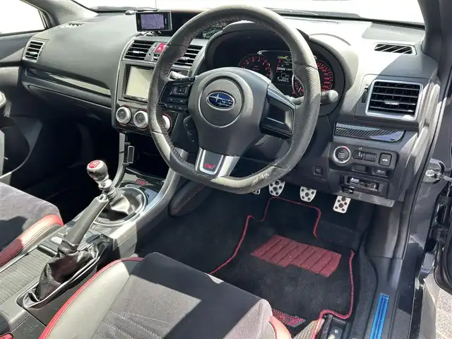 スバル ＷＲＸ ＳＴＩ STI 滋賀県 2015(平27)年 15万km ダークグレーメタリック 4WD(F4)/HKSサスペンション（Spec-A）/7インチ純正ナビ【AVIC-ZH0999】/（FM/AM/CD/DVD/Bluetooth/HDMI/フルセグTV）/バックカメラ/サイドカメラ/ETC/GPSレーダー/デジタルインナーミラー(前後ドラレコ機能付き)/アドバンスドセーフティパッケージ/・リヤビークルディティクション/・サイドビューモニター/・ハイビームアシスト/電動格納ミラー/革巻きステアリング/ステアリングスイッチ/オートライト/LEDヘッドライト/フロントフォグ/リアフォグ/フルオートエアコン/プッシュスタート/スマートキー/純正フロアマット