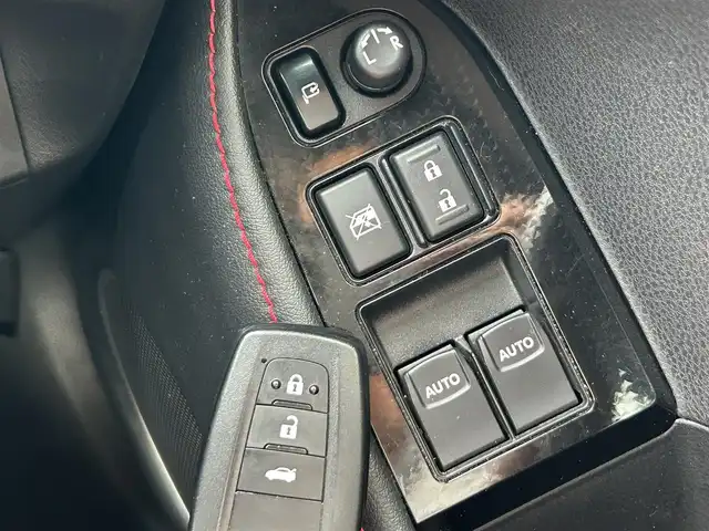 トヨタ ８６ GT リミテッド 群馬県 2020(令2)年 2.3万km クリスタルホワイトパール ワンオーナー/LEDクリアランス付きLEDヘッドライト/純正SDナビ/　CD/DVDhBluetooth/フルセグTV/TVキット/バックカメラ/ダブルステッチ入革アルカンターラコンビシート/純正ドライブレコーダー/ETC2.0/パドルシフト/前席シートヒーター/純正１７インチアルミホイール/純正フロアマット/横滑り防止装置/プッシュスタート/スマートキー/スペアキー
