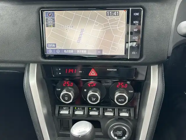 トヨタ ８６ GT リミテッド 群馬県 2020(令2)年 2.3万km クリスタルホワイトパール ワンオーナー/LEDクリアランス付きLEDヘッドライト/純正SDナビ/　CD/DVDhBluetooth/フルセグTV/TVキット/バックカメラ/ダブルステッチ入革アルカンターラコンビシート/純正ドライブレコーダー/ETC2.0/パドルシフト/前席シートヒーター/純正１７インチアルミホイール/純正フロアマット/横滑り防止装置/プッシュスタート/スマートキー/スペアキー