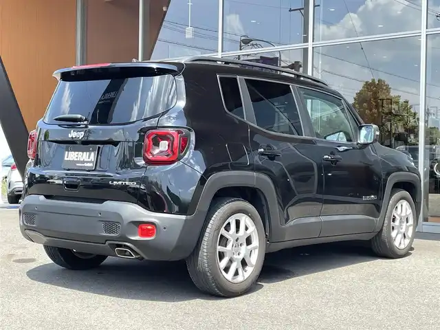 クライスラー・ジープ ジープ レネゲード リミテッド 岐阜県 2021(令3)年 1.9万km 黒 アドバンストブレーキアシスト/LaneSenseTM車線逸脱警報プラス/前面衝突警報（クラッシュミティゲーション付）/ブラインドスポットモニター / リアクロスパスディテクション/Parkviewリアバックアップカメラ/ParkSenseリアパークアシスト/エレクトロニック・スタビリティ・コントロール（横滑り防止）/エレクトロニック・ロール・ミティゲーション（車線逸脱防止）/オールスピードトラクションコントロール（タイヤ空転防止）/アダプティブクルーズコントロール/オーディオナビゲーションシステム/　AM　FM　フルセグTV　Bluetooth　USB /　Apple CarPlay　Android Auto/LEDヘッドライト（デイタイム・ランニング・ライト付）/レザーシート