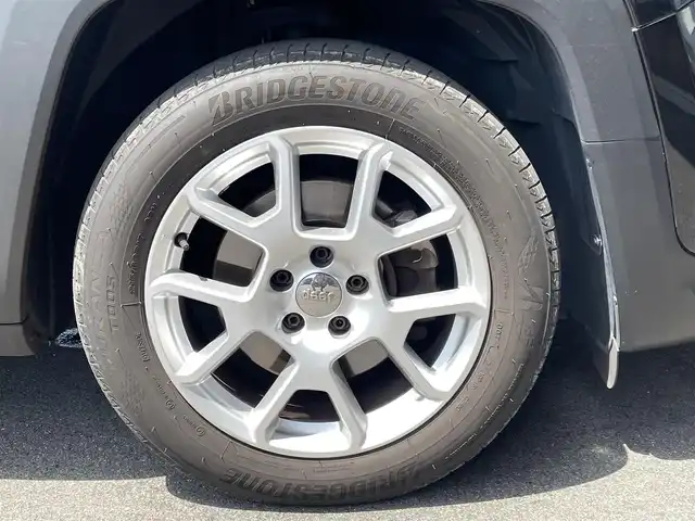 クライスラー・ジープ ジープ レネゲード リミテッド 岐阜県 2021(令3)年 1.9万km 黒 アドバンストブレーキアシスト/LaneSenseTM車線逸脱警報プラス/前面衝突警報（クラッシュミティゲーション付）/ブラインドスポットモニター / リアクロスパスディテクション/Parkviewリアバックアップカメラ/ParkSenseリアパークアシスト/エレクトロニック・スタビリティ・コントロール（横滑り防止）/エレクトロニック・ロール・ミティゲーション（車線逸脱防止）/オールスピードトラクションコントロール（タイヤ空転防止）/アダプティブクルーズコントロール/オーディオナビゲーションシステム/　AM　FM　フルセグTV　Bluetooth　USB /　Apple CarPlay　Android Auto/LEDヘッドライト（デイタイム・ランニング・ライト付）/レザーシート