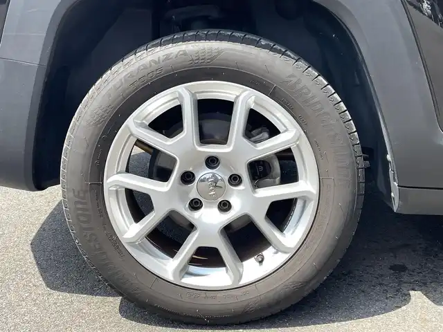 クライスラー・ジープ ジープ レネゲード リミテッド 岐阜県 2021(令3)年 1.9万km 黒 アドバンストブレーキアシスト/LaneSenseTM車線逸脱警報プラス/前面衝突警報（クラッシュミティゲーション付）/ブラインドスポットモニター / リアクロスパスディテクション/Parkviewリアバックアップカメラ/ParkSenseリアパークアシスト/エレクトロニック・スタビリティ・コントロール（横滑り防止）/エレクトロニック・ロール・ミティゲーション（車線逸脱防止）/オールスピードトラクションコントロール（タイヤ空転防止）/アダプティブクルーズコントロール/オーディオナビゲーションシステム/　AM　FM　フルセグTV　Bluetooth　USB /　Apple CarPlay　Android Auto/LEDヘッドライト（デイタイム・ランニング・ライト付）/レザーシート