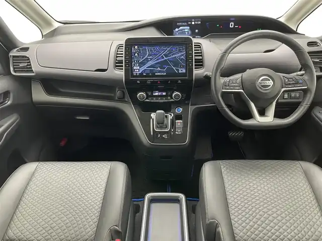 日産 セレナ e－パワー ハイウェイスター V 愛知県 2019(令1)年 4.1万km ブリリアントホワイトパール 純正10インチナビ/フルセグTV/ブルーレイ再生機能/DVD/フリップダウンモニター/アラウンドビューモニター/ブラインドスポットモニター/プロパイロット/クルーズコントロール/両側パワースライドドア/電動パーキング/LEDオートライト/フォグランプ/ETC/ドライブレコーダー/衝突被害軽減ブレーキ/カーテンエアバッグ/コーナーセンサー/純正アルミホイール/純正フロアマット/禁煙車