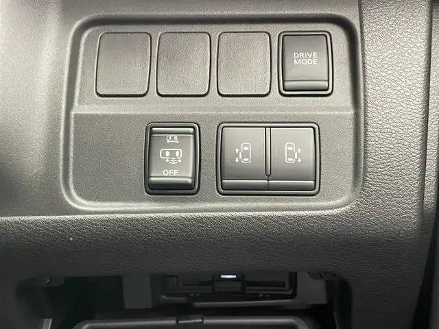 日産 セレナ e－パワー ハイウェイスター V 愛知県 2019(令1)年 4.1万km ブリリアントホワイトパール 純正10インチナビ/フルセグTV/ブルーレイ再生機能/DVD/フリップダウンモニター/アラウンドビューモニター/ブラインドスポットモニター/プロパイロット/クルーズコントロール/両側パワースライドドア/電動パーキング/LEDオートライト/フォグランプ/ETC/ドライブレコーダー/衝突被害軽減ブレーキ/カーテンエアバッグ/コーナーセンサー/純正アルミホイール/純正フロアマット/禁煙車