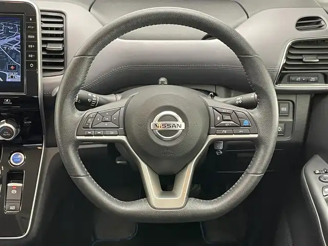 日産 セレナ e－パワー ハイウェイスター V 愛知県 2019(令1)年 4.1万km ブリリアントホワイトパール 純正10インチナビ/フルセグTV/ブルーレイ再生機能/DVD/フリップダウンモニター/アラウンドビューモニター/ブラインドスポットモニター/プロパイロット/クルーズコントロール/両側パワースライドドア/電動パーキング/LEDオートライト/フォグランプ/ETC/ドライブレコーダー/衝突被害軽減ブレーキ/カーテンエアバッグ/コーナーセンサー/純正アルミホイール/純正フロアマット/禁煙車