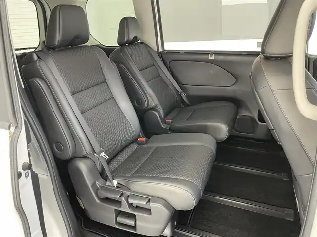 日産 セレナ e－パワー ハイウェイスター V 愛知県 2019(令1)年 4.1万km ブリリアントホワイトパール 純正10インチナビ/フルセグTV/ブルーレイ再生機能/DVD/フリップダウンモニター/アラウンドビューモニター/ブラインドスポットモニター/プロパイロット/クルーズコントロール/両側パワースライドドア/電動パーキング/LEDオートライト/フォグランプ/ETC/ドライブレコーダー/衝突被害軽減ブレーキ/カーテンエアバッグ/コーナーセンサー/純正アルミホイール/純正フロアマット/禁煙車