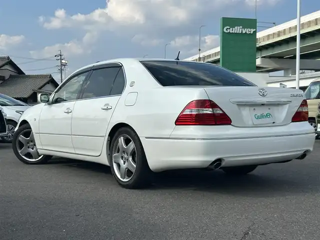 トヨタ セルシオ eR 愛知県 2005(平17)年 8.9万km ホワイトパールクリスタルシャイン サンルーフ /サンルーフバイザー/純正ナビ/TV/バックカメラ/ETC/純正18インチAW/トムス車高調/黒レザーシート/前席パワーシート（D席メモリー付き）/前席シートヒーター /オートライト/クルーズコントロール/純正フロアマット/純正ドアバイザー/電動リアサンシェード