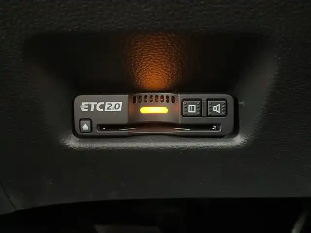 ホンダ フィット e:HEVリュクス 愛知県 2025(令7)年 0.4万km メテオロイドグレーメタリック 純正ナビ/・フルセグ/・Bluetooth/・AppleCarPlay/・AndroidAuto/・AM/FM/アラウンドビューモニター/追従クルコン/ビルドインＥＴＣ2.0/前席シートヒータ/衝突軽減ブレーキ/ブラインドスポットモニター/レーンキープアシスト/ステアリングヒーター/衝突軽減ブレーキ（CMBS）/誤発進抑制機能/歩行者事故低減ステアリング/路外逸脱抑制機能/渋滞追従機能付きアダプティブクルーズコントロール（ACC）/車線維持支援システム（LKAS）/先行車発進お知らせ機能/標識認識機能/オートハイビーム/ワイヤレス充電/電動パーキングブレーキ/オートホールド/LEDヘッドライト