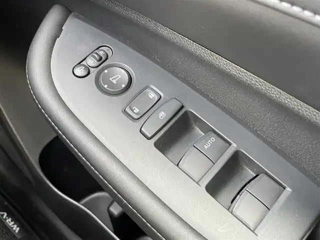 ホンダ ＷＲ－Ｖ Z+ 東京都 2024(令6)年 0.6万km クリスタルブラックパール 純正９型ナビ　/ＴＶ　/Ｂｌｕｅｔｏｏｔｈ　/バックカメラ　/前後ドラレコ　/クルコン　/ＬＥＤヘッドライト　/ルーフレール　/レーンアシスト/横滑り防止装置/衝突被害軽減システム　/ABS/純正フロアマット　/オートライト　/オートエアコン/エンジンスタートボタン/スマートキー/SRSエアバッグ（運転席/カーテン）/純正１７インチアルミホイール